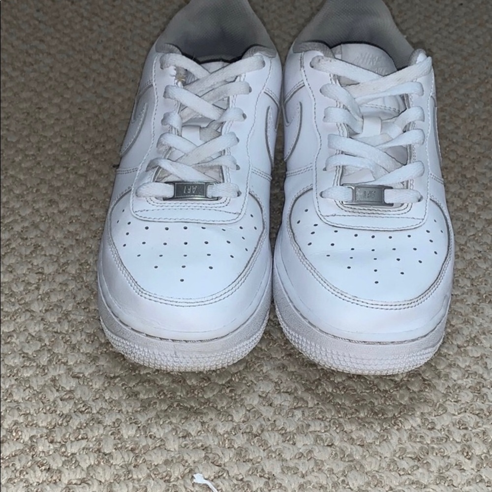 NIKE AIR FORCE 1’S ALL WHITE